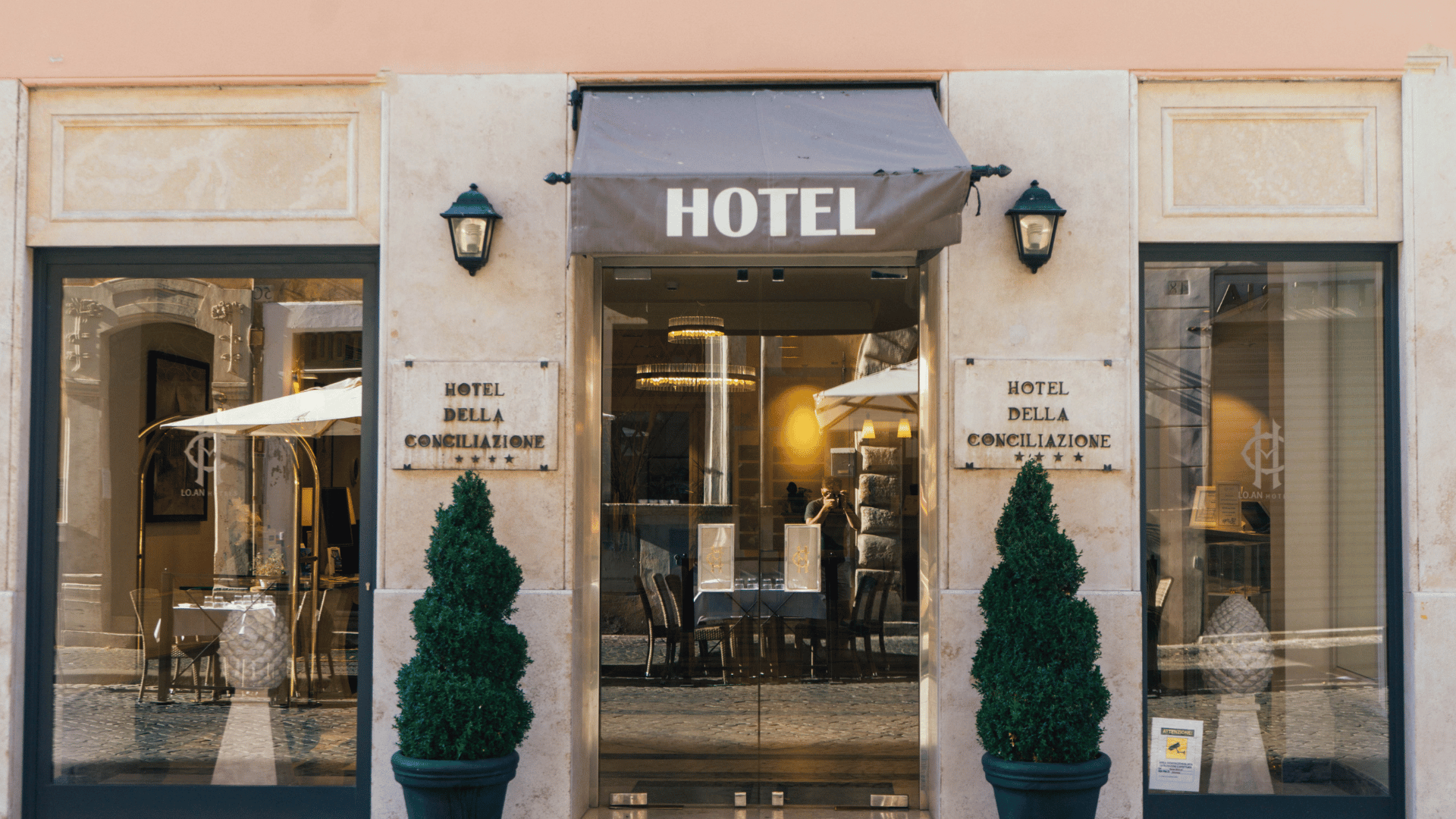 Hotel, prestiżowy, co najmniej 3 gwiazdkowy